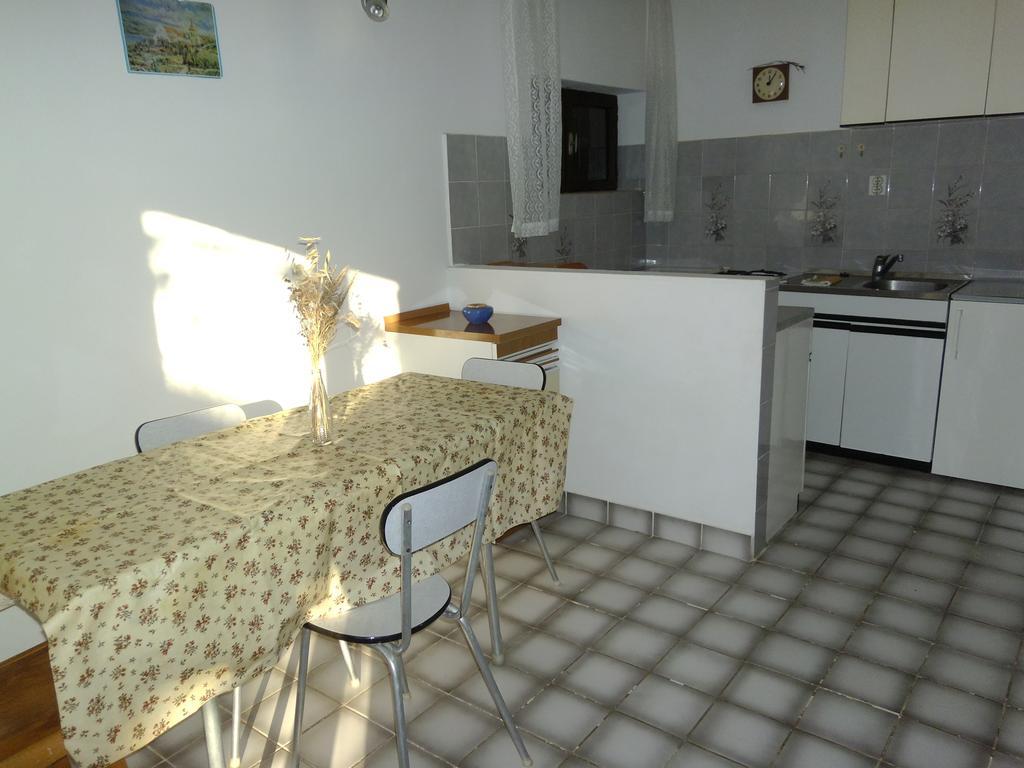 Apartments Kreso 5 Meters From The Beach With See View Shadow And Parking Place Stara Novalja Rum bild